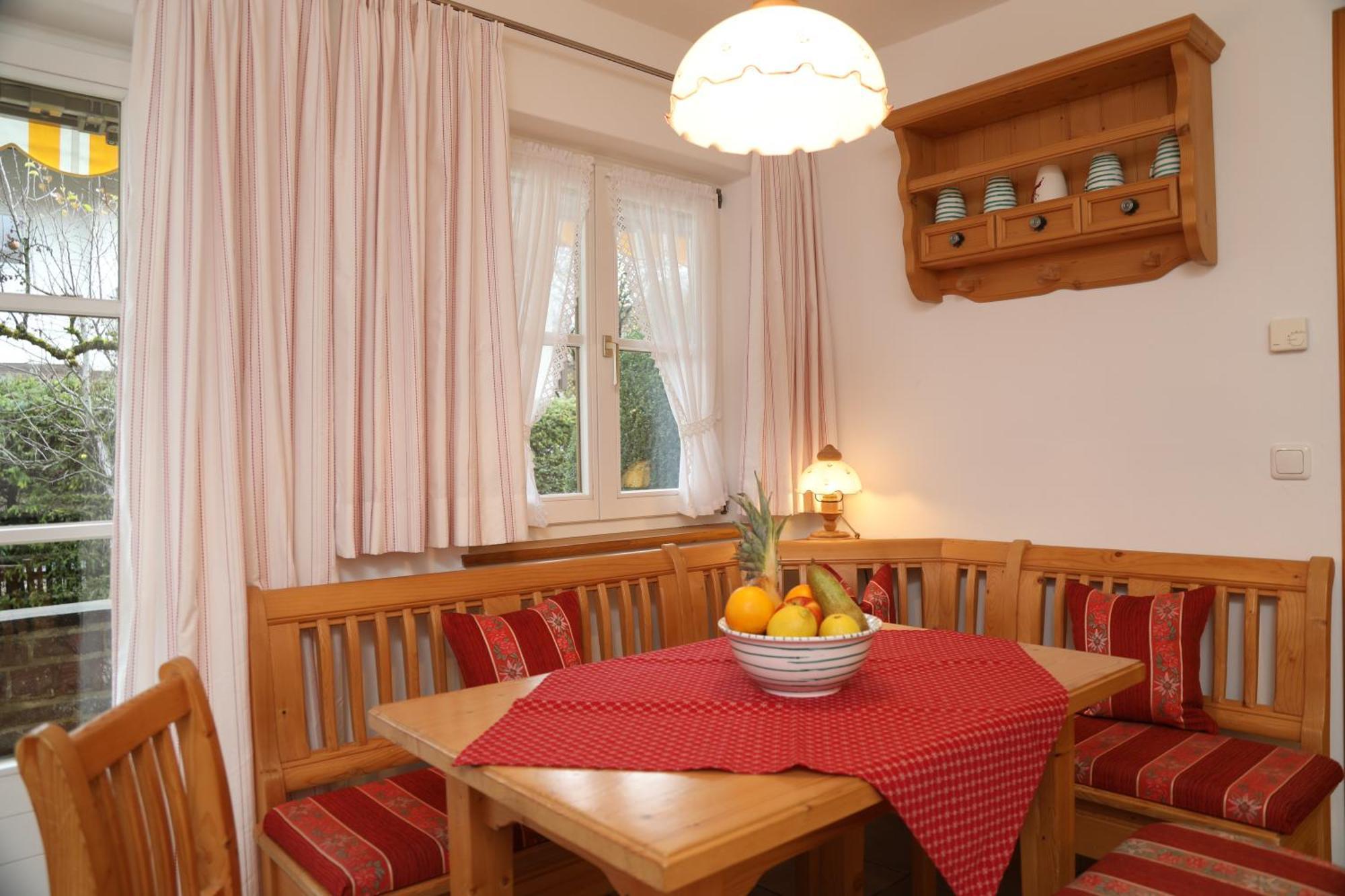 Almroeserl Mittenwald Extérieur photo